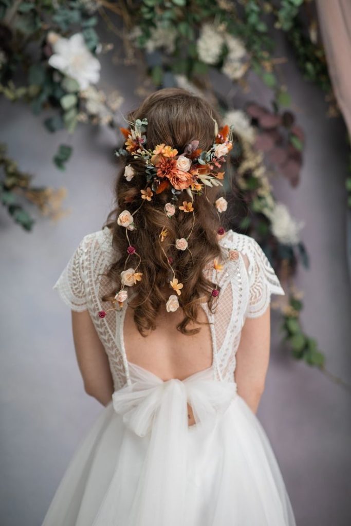 Matrimonio rustico Vite Per capelli da sposa con velo di fiori