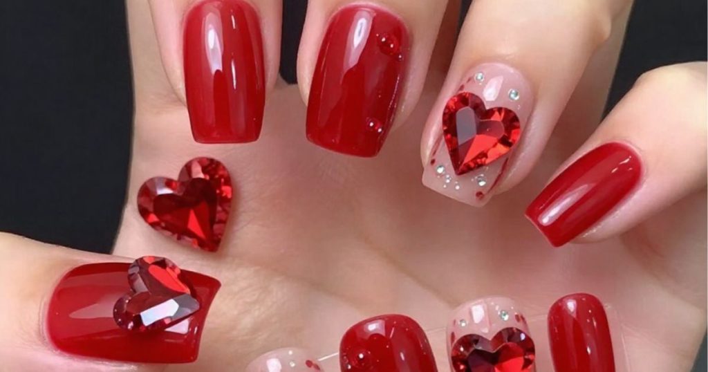 Nail art Rosso Ciliegia Lucido Il Colore Must Have febbraio 2026